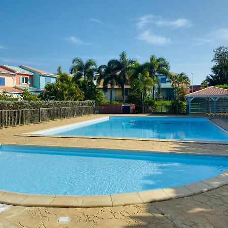 Maison mitoyenne , piscine,Citerne, jardin, parking, plage Le Gosier  Eksteriør bilde